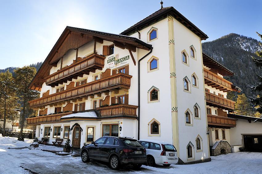 Hotel Resa Blancia San Vigilio Di Marebbe Kültér fotó