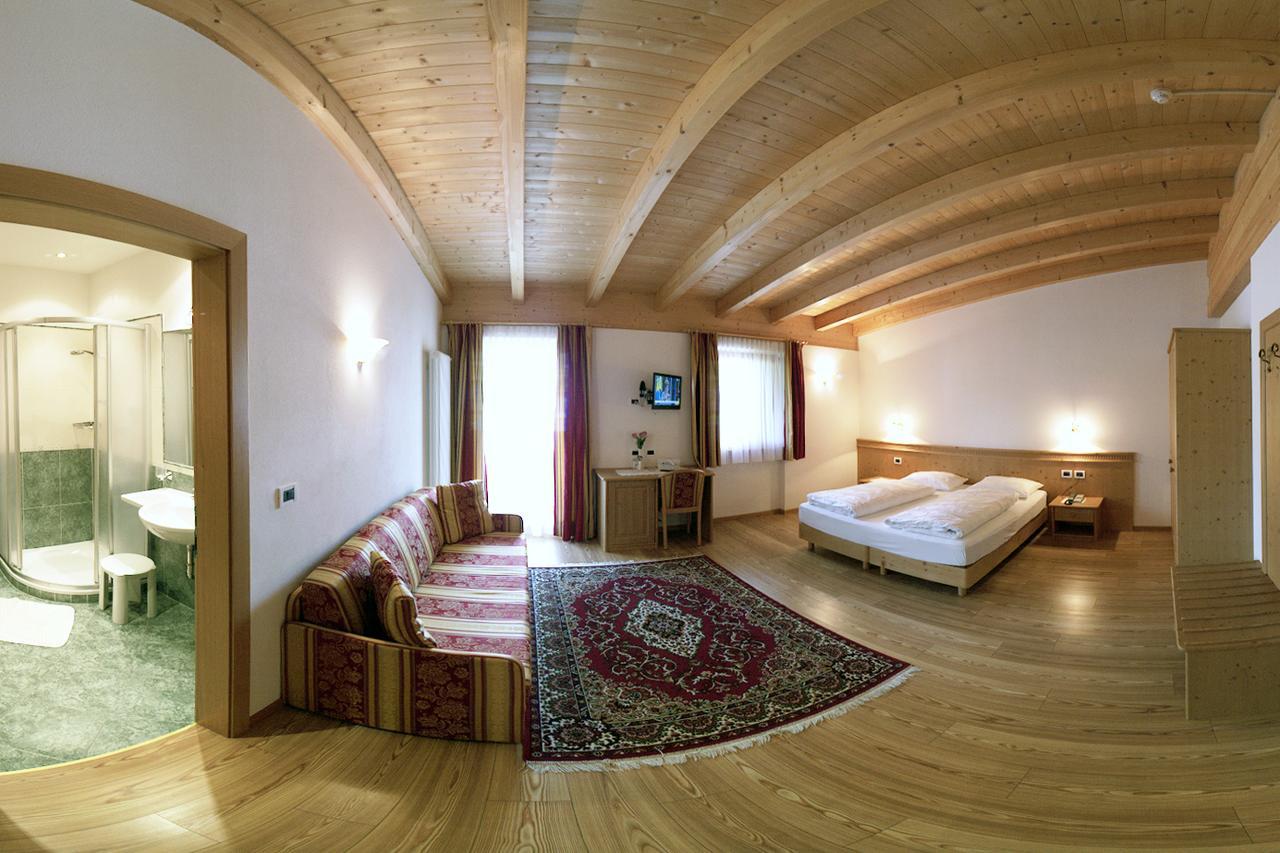 Hotel Resa Blancia San Vigilio Di Marebbe Kültér fotó