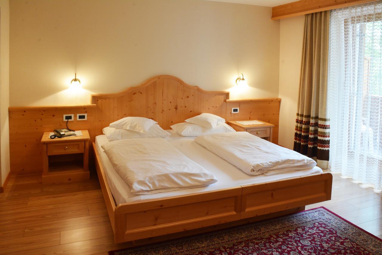 Hotel Resa Blancia San Vigilio Di Marebbe Kültér fotó