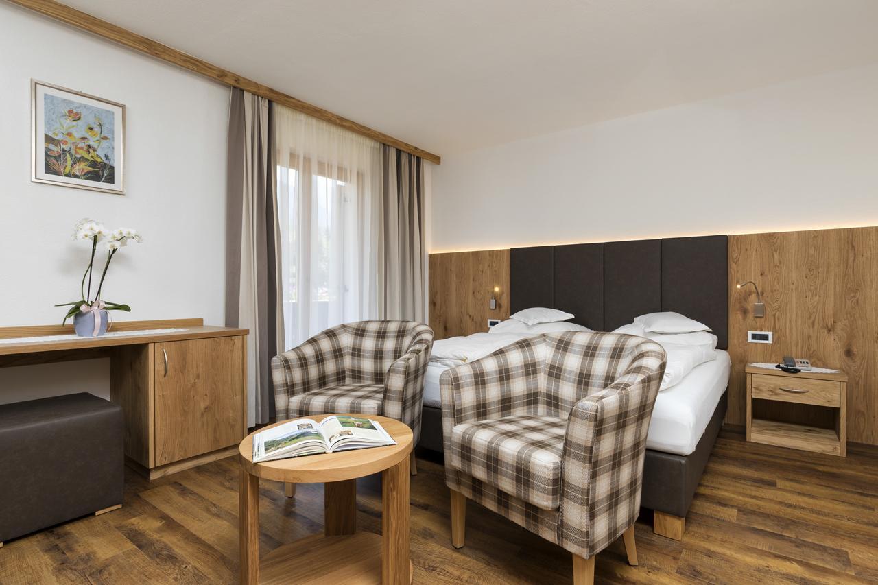 Hotel Resa Blancia San Vigilio Di Marebbe Kültér fotó